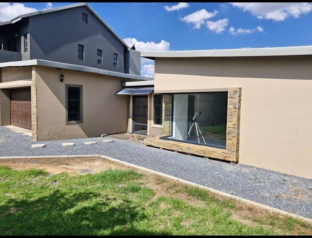 4 BEDROOM DETACHED FOR SALE IN LIEFDE EN VREDE